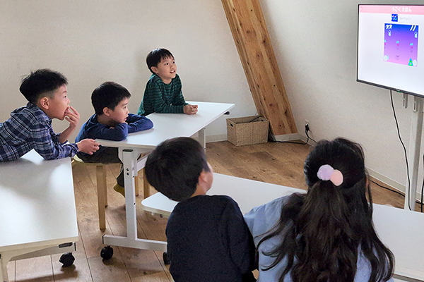 うごく絵本で共同制作